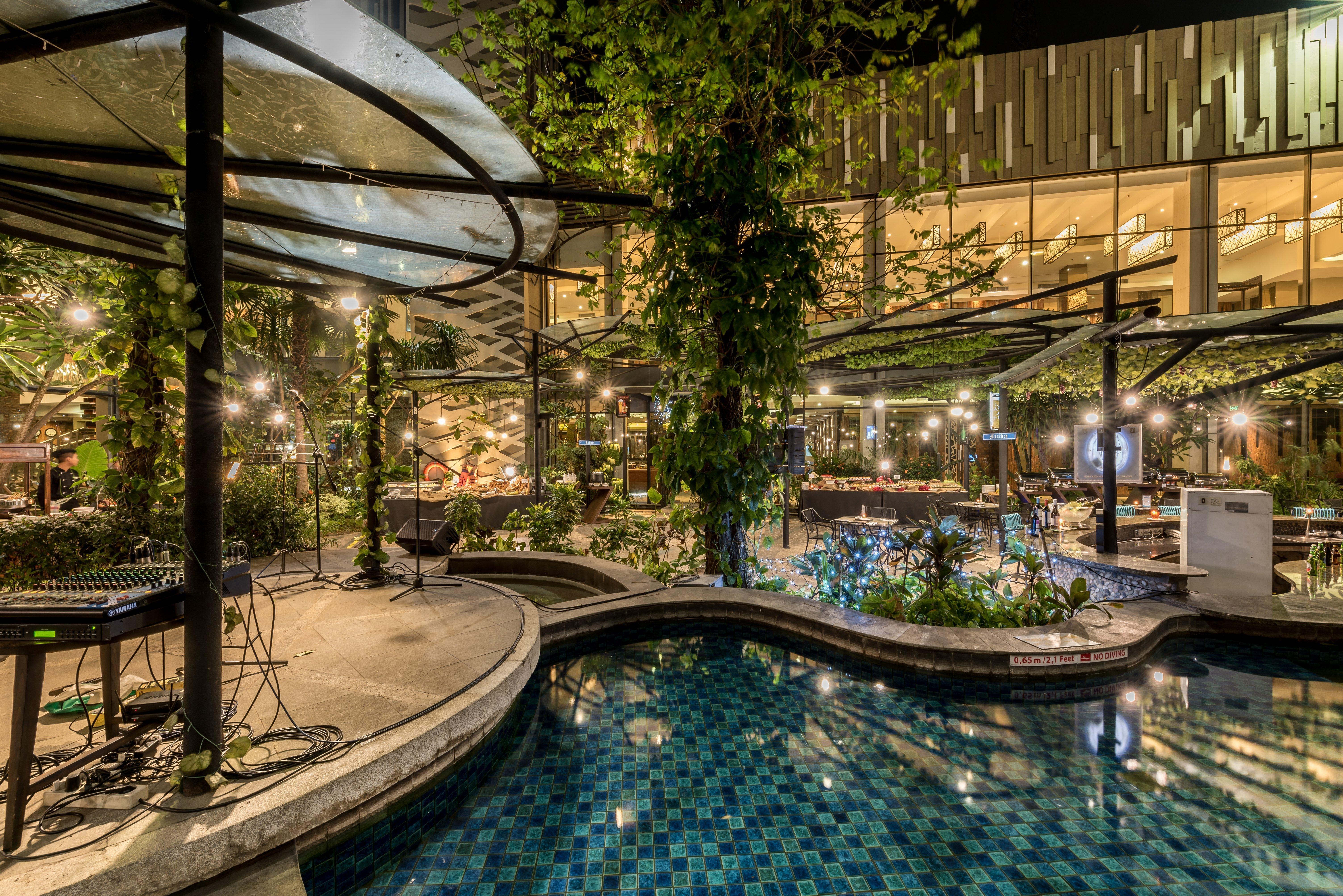 Holiday Inn Cikarang Jababeka By Ihg Buitenkant foto