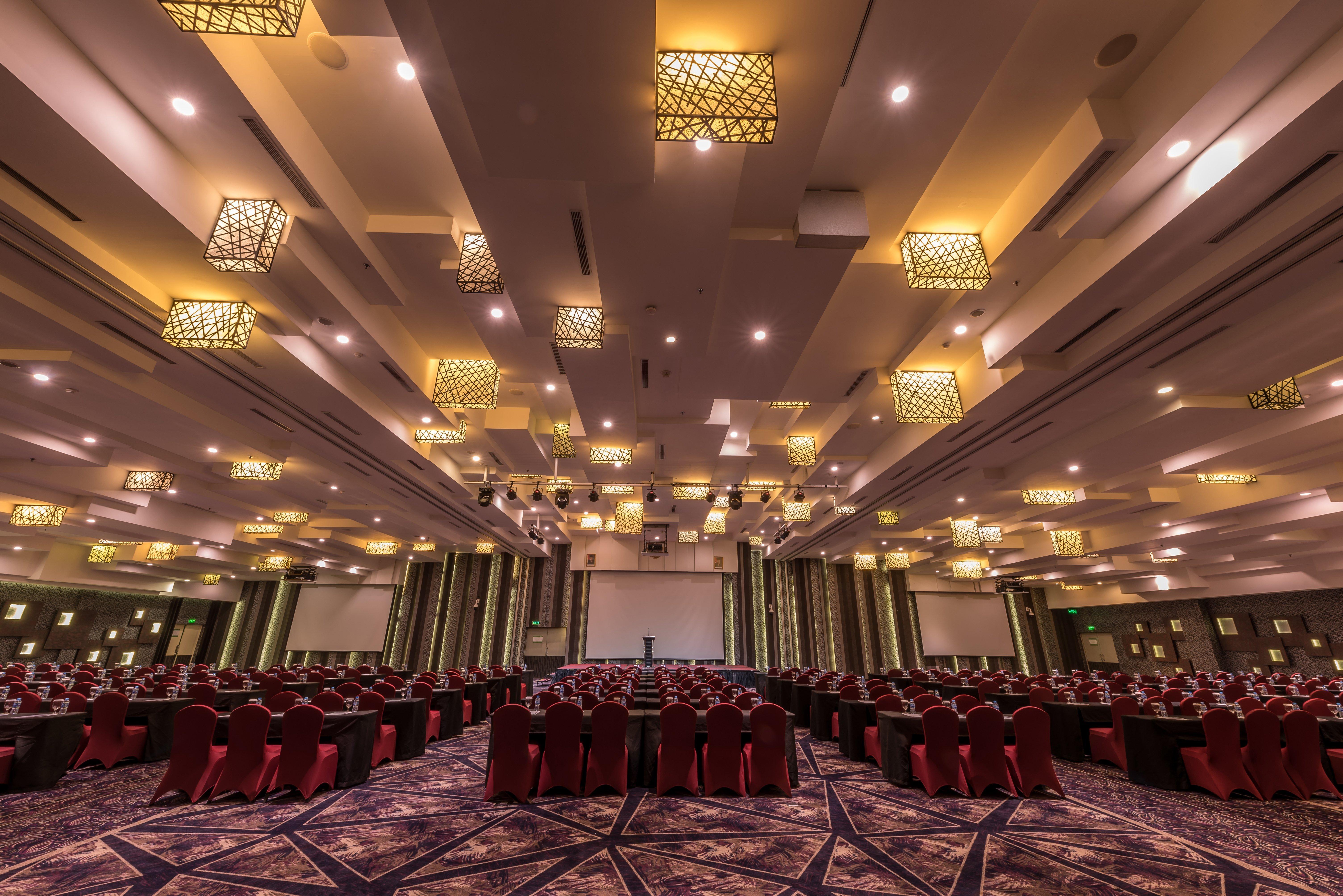 Holiday Inn Cikarang Jababeka By Ihg Buitenkant foto