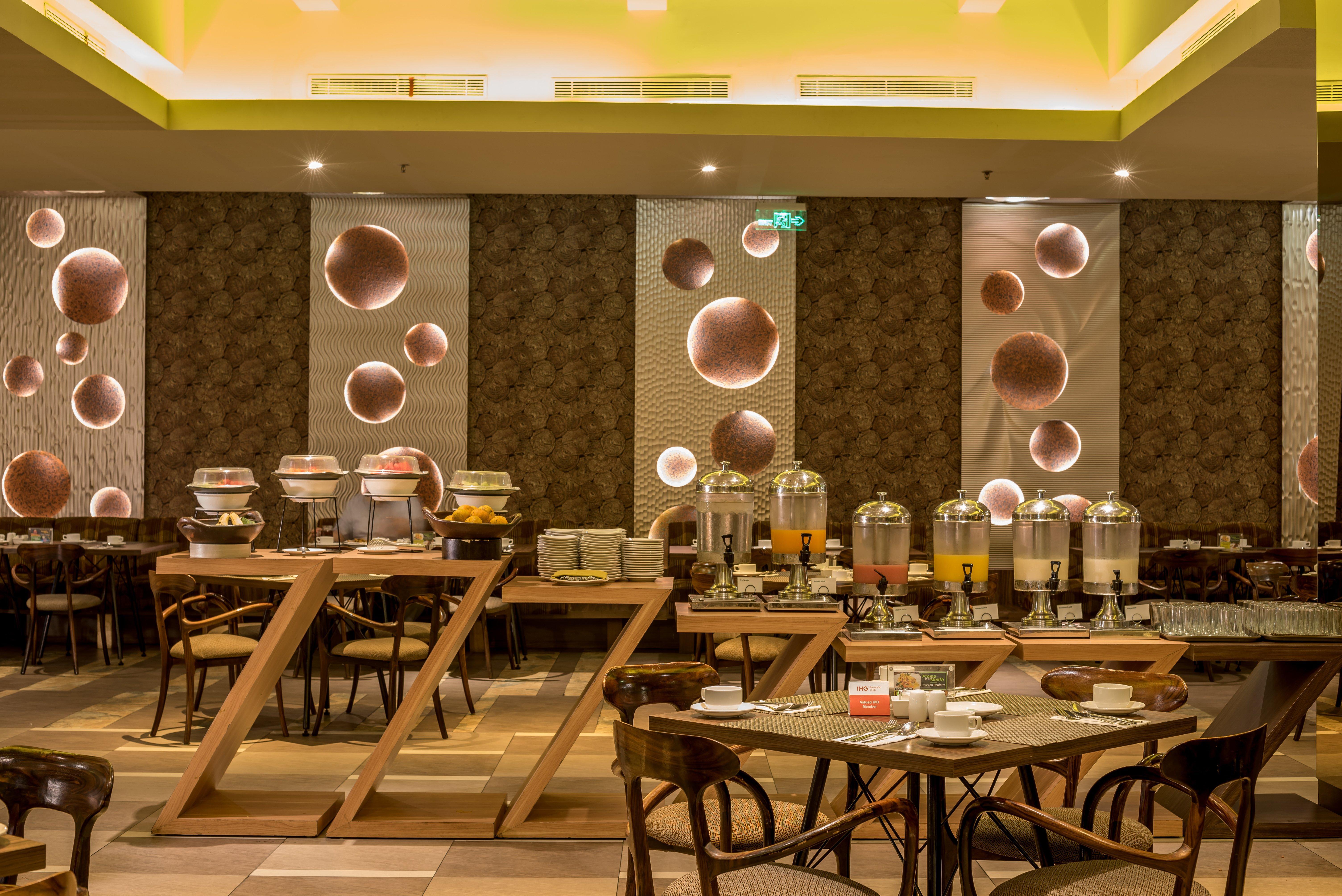 Holiday Inn Cikarang Jababeka By Ihg Buitenkant foto
